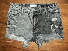 Vervet Los Angeles Women's Medium Black Denim Distressed Jean Shorts Frayed Hole