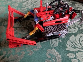 LEGO Technic 8272, two-in-one, Bulldozer & Snowmobile Set; 331 pc., adult Owned