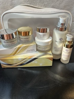 TRU ENERGY Skin Care Kit 8 Products And Bag ￼
