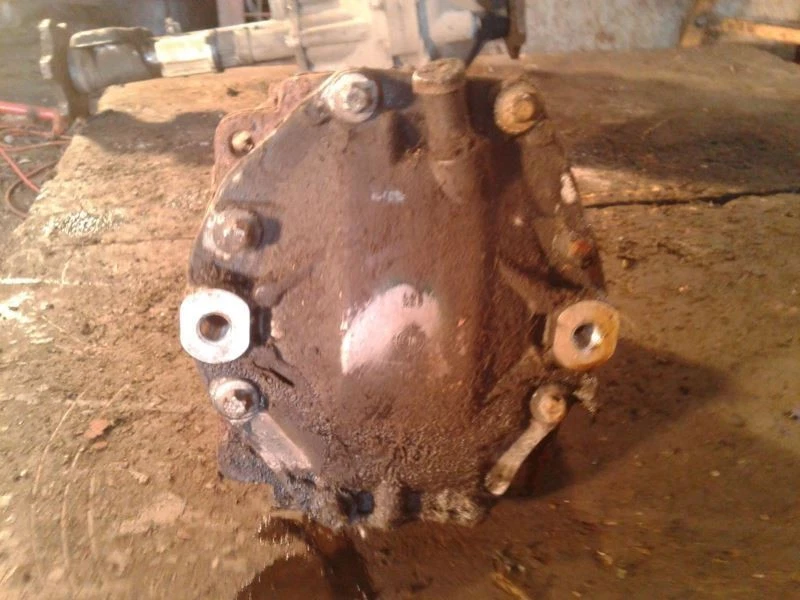 Rear Differential Carrier 02 2002 Mercedes C240 236K Miles - Image 4 of 4