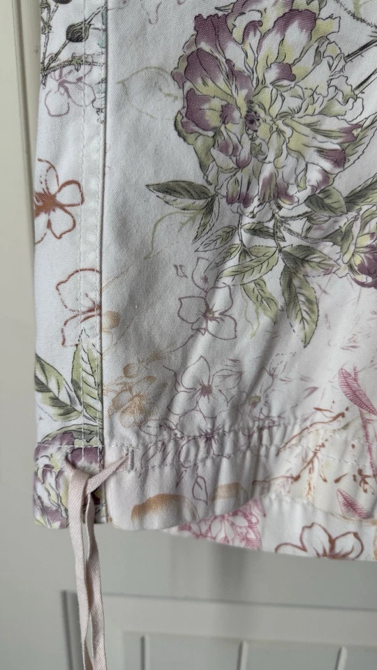 Bermudas para mujer Caribbean Joe's blancas florales talla 6 trabillas para cinturón Foto 3 de 4