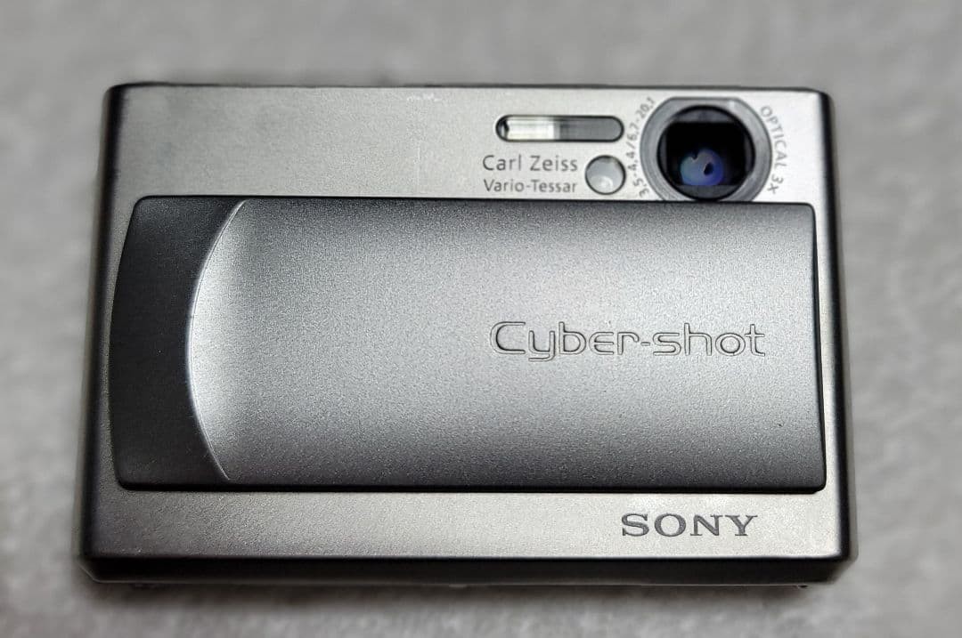 Sony Cyber-shot Compact Digital Camera with Carl Zeiss Vario