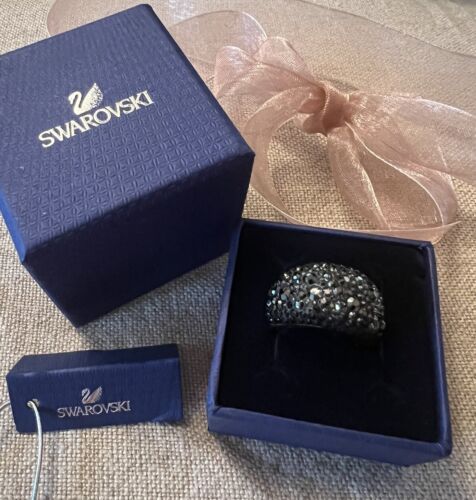 Anello Swarovski Mini Chic nuovo con scatola $180 nero e oro misura 52 (6) splendida cupola cristalli