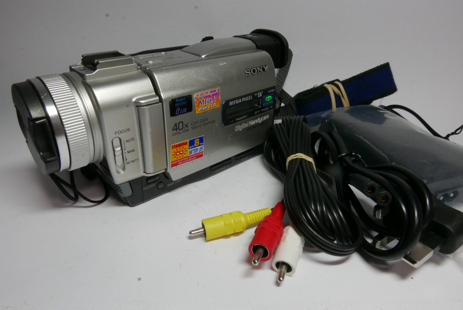 Sony DCRTRV20E Zeiss Lens Tested Mini DV Firewire (DV) for Editing