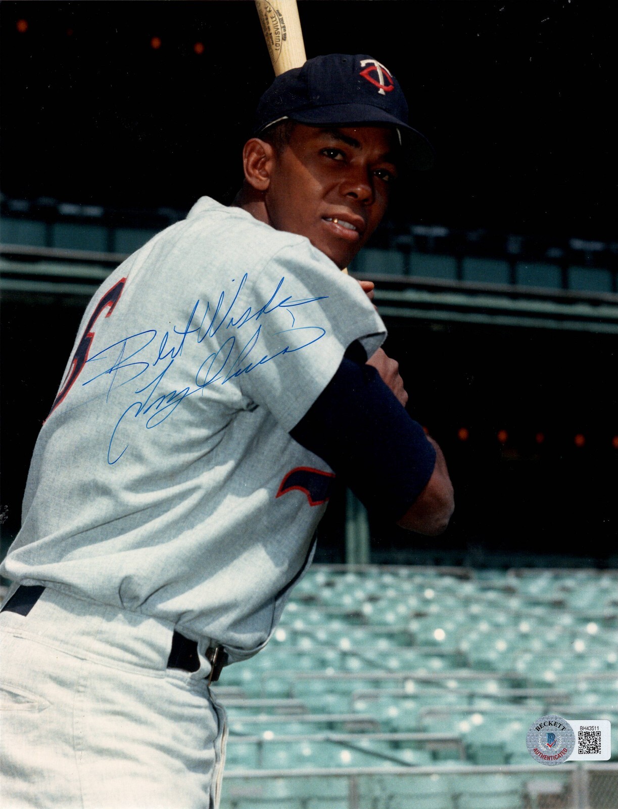 TONY OLIVA SIGNED BECKETT CERTIFIED AUTHENTIC 8X10 PHOTOGRAPH AUTOGRAPH HOF 