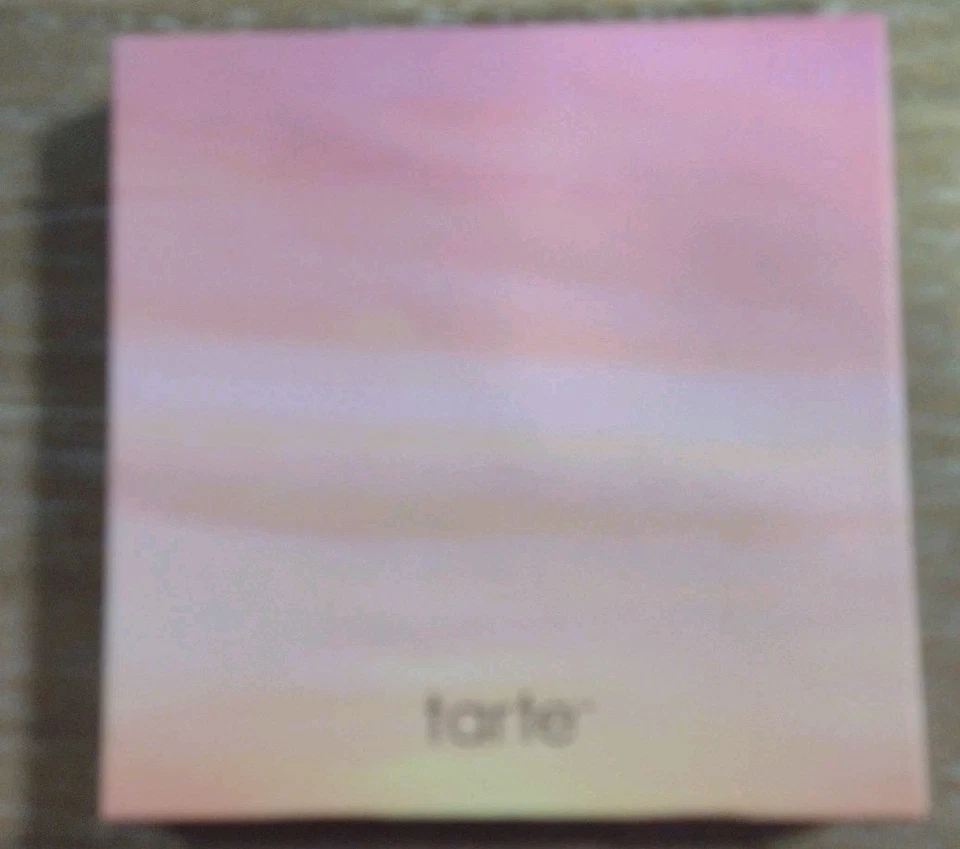 Bronceador facial y corporal Tarte Park Ave Princess LUZ-MEDIO NUEVO Foto 2 de 4