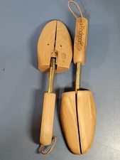 Rockport Men's M Cedar Wood Shoe Tree Keeper Pair Medium By Rochester Tree Co