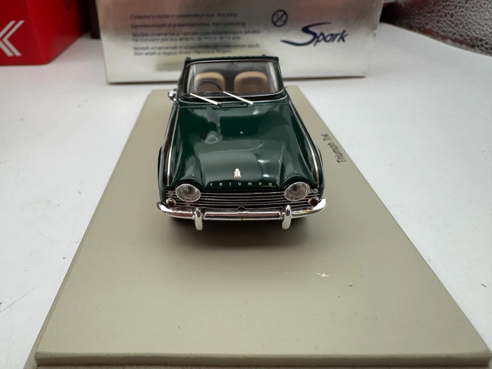 Spark 1/43 Triumph Tr4 Green #374 - Image 3 of 4