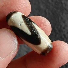 Tibetan Agate Pre 1800s Rare Tiger Tooth Dzi Bead