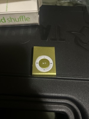 iPod Shuffle 1GB Green Second Generation USB MP3 Works Tested Great Condition