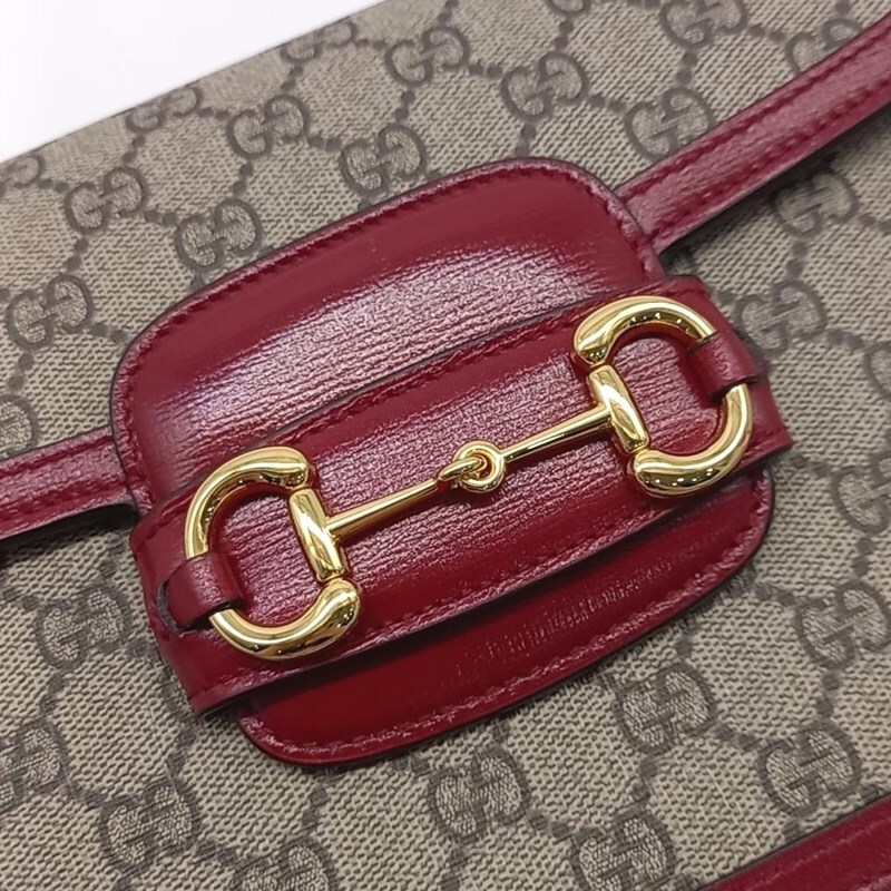 Authentic Gucci Beige & Red 1955 Horsebit Shoulder Bag Authentic Gucci Beige & Red 1955 Horsebit Shoulder Bag