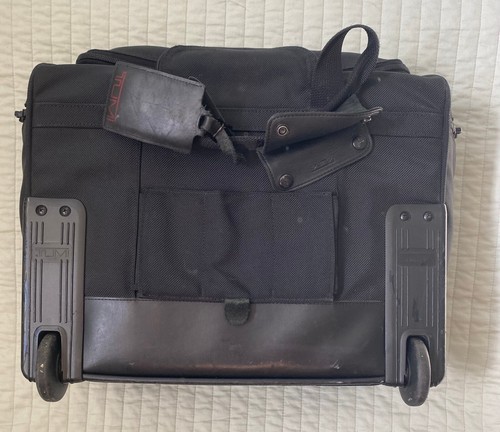 TUMI Carry On 2 wheeled Black Rolling Briefcase 17" x 14" x 8" - Style 2221D3 - Afbeelding 7 van 12