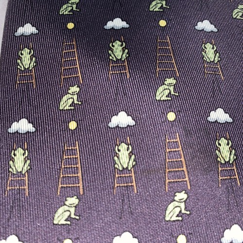 pre-loved auth HERMÈS silk twill #7860 necktie/cravotte frogs/ladders/clouds - Picture 2 of 4
