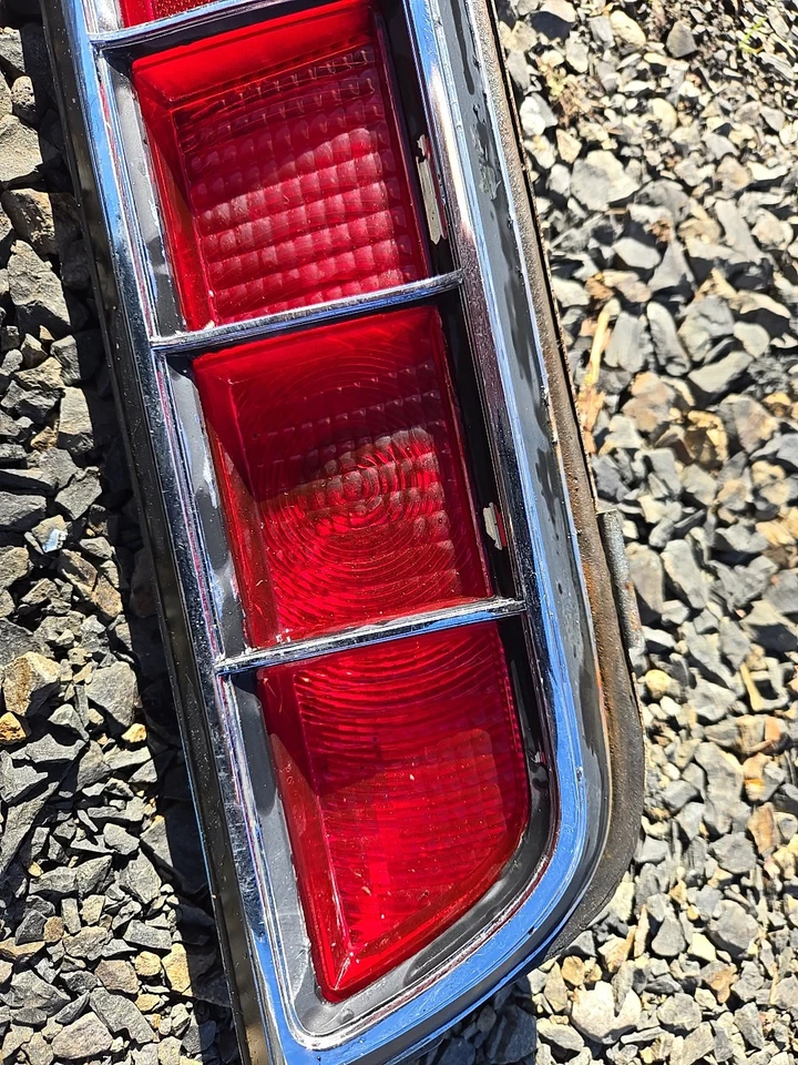 Conjunto de luces traseras Ford Fairlane Torino 1970-1971 lámpara derecha lente 70 71 parada de lente Foto 4 de 4