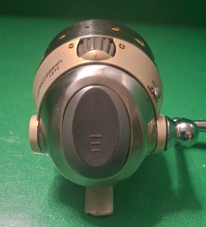 Pflueger 1810 Pesca Cara Cerrada Real, Suave  Foto 4 de 4