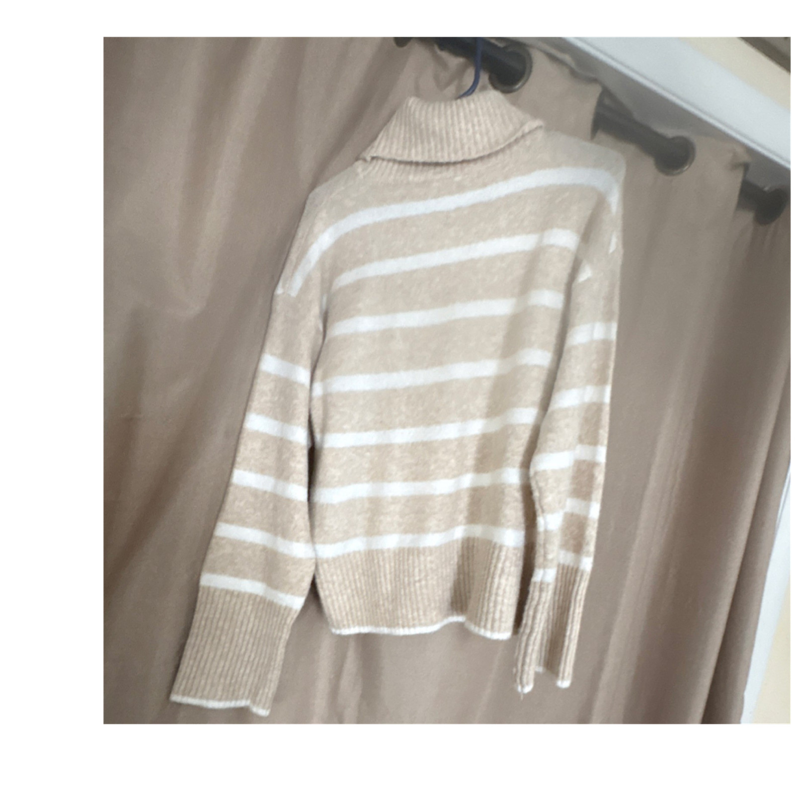 Time and Tru Beige/White Striped Turtleneck Knit Pullover Sweater M Long Sleeve