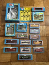 Vintage HO Train Lot Model Power Lot Of 17