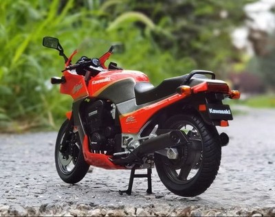 AOSHIMA 1/12 Scale Kawasaki Ninja GPz900R Red Motorcycle Diecast