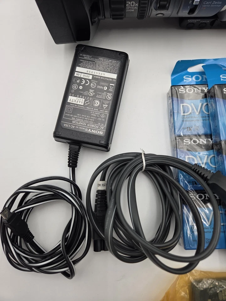 Sony HDR-FX7 HDV Digital Video Camcorder–Tested Working–2 Batts, Remote & Tapes - Image 2 of 4