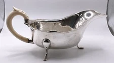 Sheffield England Viners Ltd Sterling Silver Gravy Boat c.1935