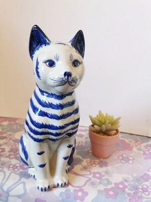 Vintage Keramik Katze Figur blau & weiß gestreift handbemalt Wohndeko Geschenk. 