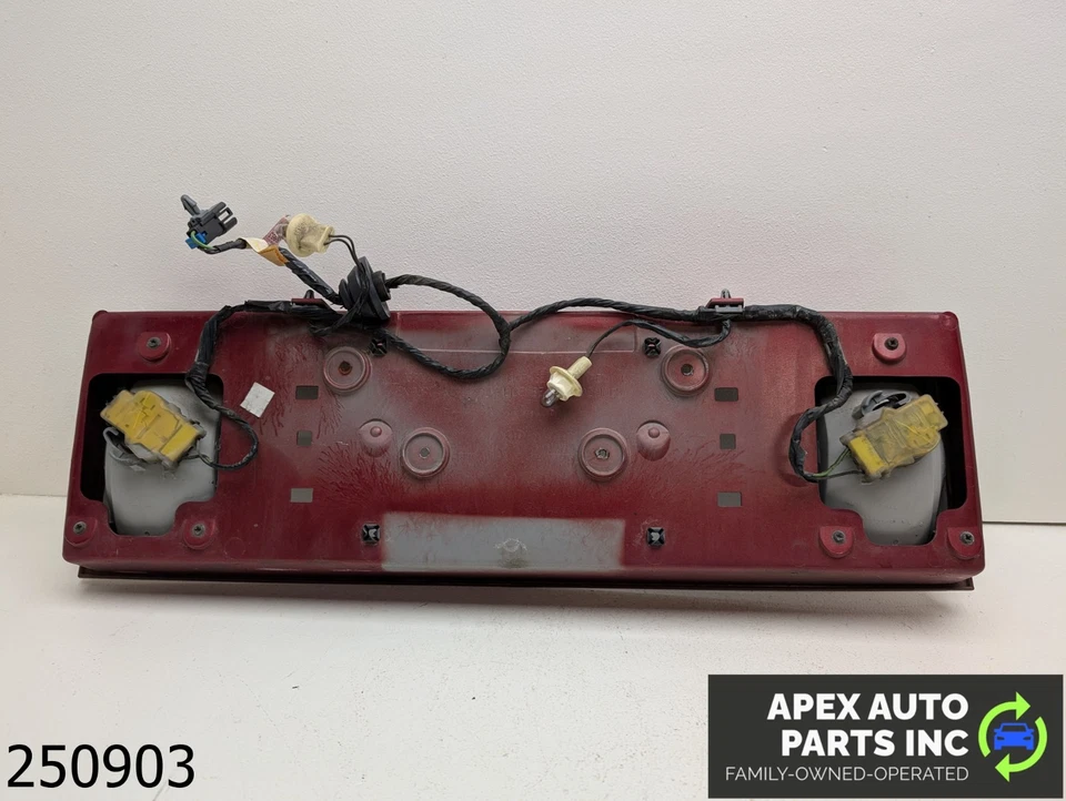 OEM 1992-2002 Cadillac Eldorado Chrome Finish Panel License Plate Reverse Light — 第 4/4 张图片