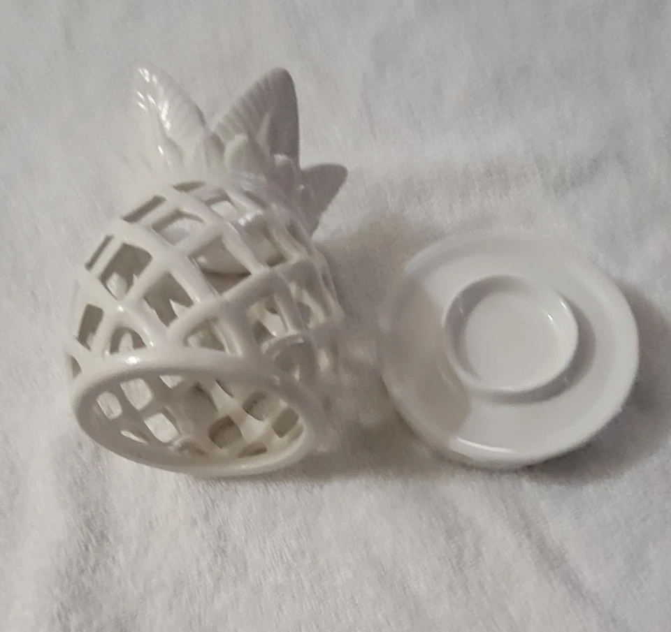 White Ceramic Pineapple Votice Candle Holder Decoration Gift Decor Home - Image 2 of 3