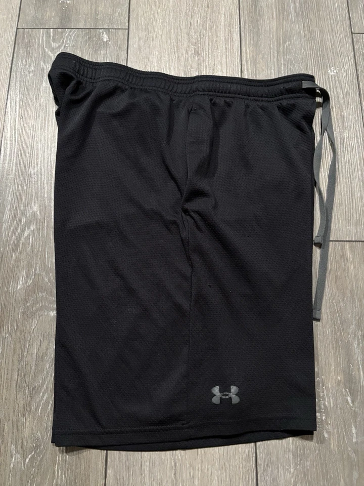 Pantalones cortos de entrenamiento Under Armour NFL Shield Logo malla. Negro. Hombre XLT. (Alto) Foto 4 de 4