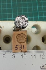 #W531 FLOWER CENTER LEATHER TOOLING STAMP