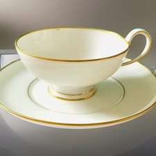 Porcelaine de Sèvres Tasse ancienne XIXe siècle 1866 dorée en