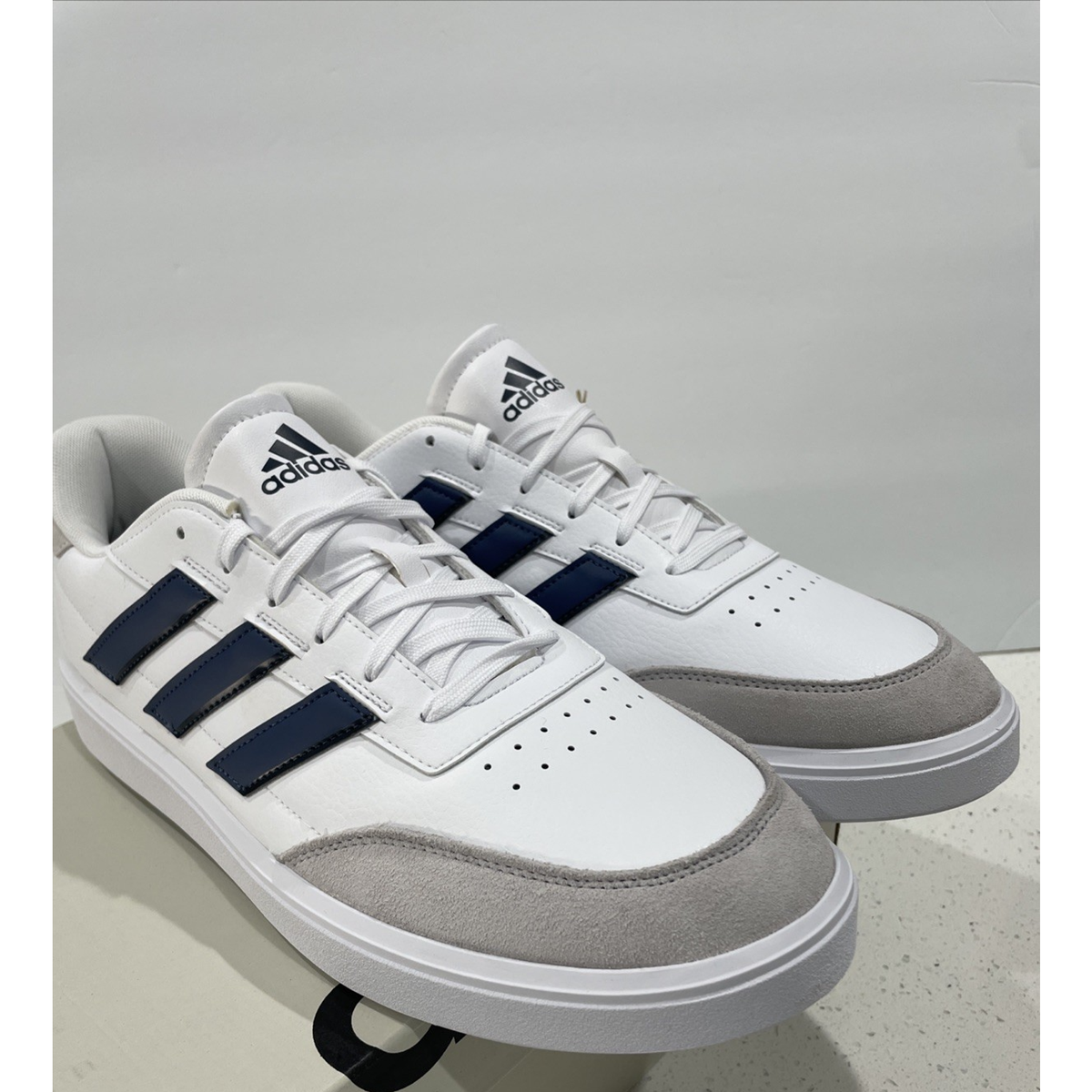 adidas Mens Courtblock Sneaker White Size 11 M Amazon.com | adidas Men main image 2