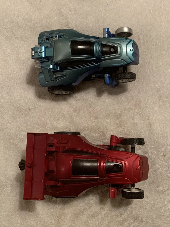 2 TRANSFORMING ROBOTS  Both Merch Source  2010 49 MHZ & 2013 27 MHZ  No remotes. - Image 2 of 4