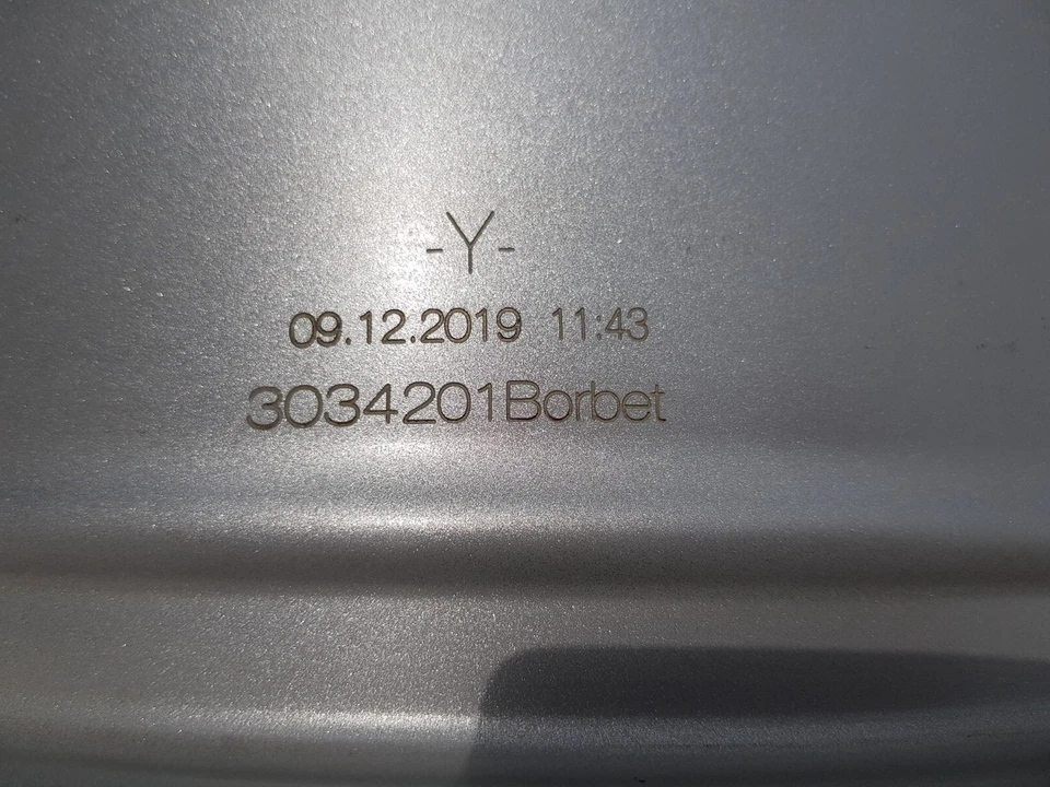 Land Rover Defender L663 19” Mars Sparkle Silver Alloy Wheel Genuine LR129106 - Image 3 of 4