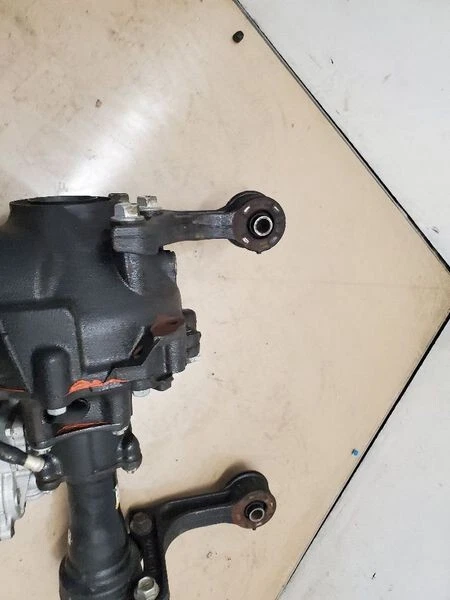 2001-2007 Toyota Sequoia Front Axle Differential Carrier 4.10 Ratio - Image 4 of 4