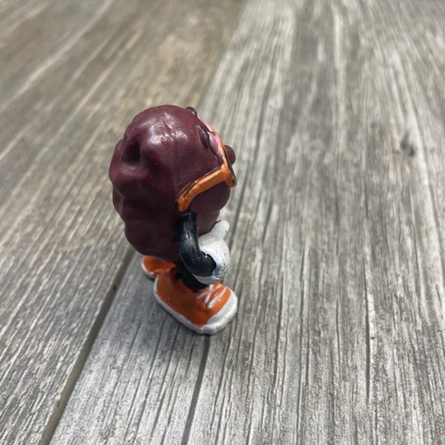Vintage 1987 California Raisins Hands On Hips PVC Figure CALRAB Orange Glasses - Picture 4 of 5