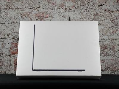Apple 2025 MacBook Air 15-inch Laptop M4 chip 16GB Unified 512GB Midnight - NEW
