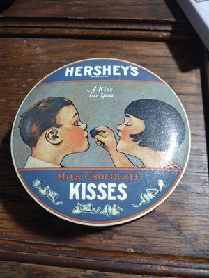 1982 Vintage Hershey's Empty 5'' Tin A Kiss For You Made in England