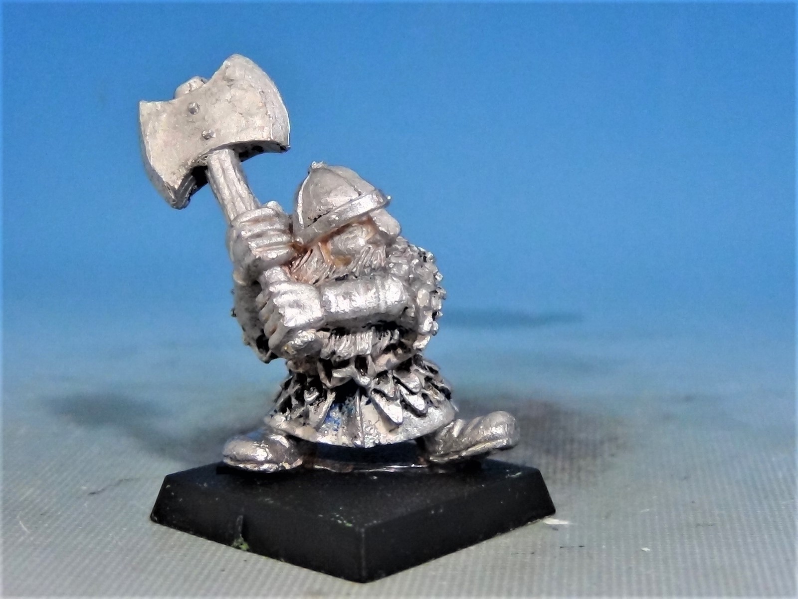 Warhammer Fantasy Battle Marauder Miniatures Dwarf DW 09 w. Two-handed Axe OOP