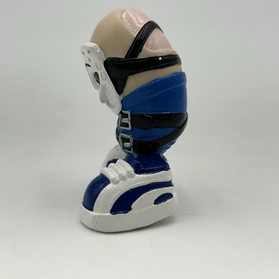 MASCARA DE HOCKEY TECH DECK DUDE NORMAN Figura Azul Variante Rara 2001 Coleccionable Foto 4 de 4