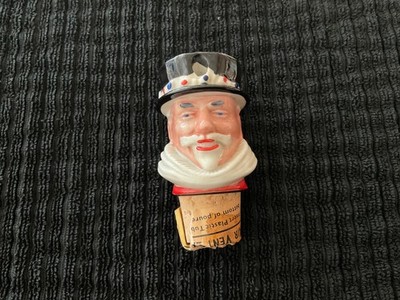 VINTAGE WADE BEEFEATER GIN BOTTLE POURER COLLECTABLE