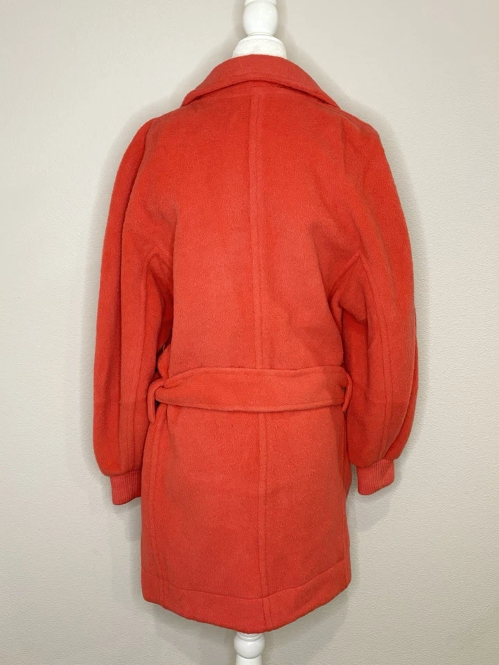Casaco roupão tamanho grande Claude Montana coral mistura lhama e cashmere década de 1980 tamanho P/M - Imagem 4 de 4