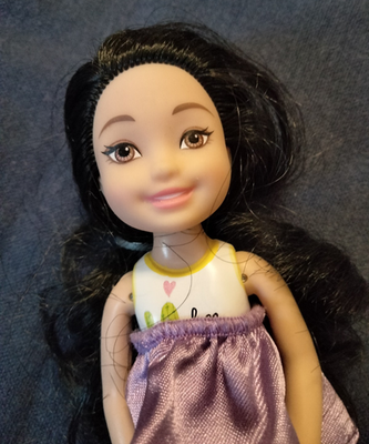 articulated bendable knee ASIAN CHELSEA doll Mattel (Barbie's