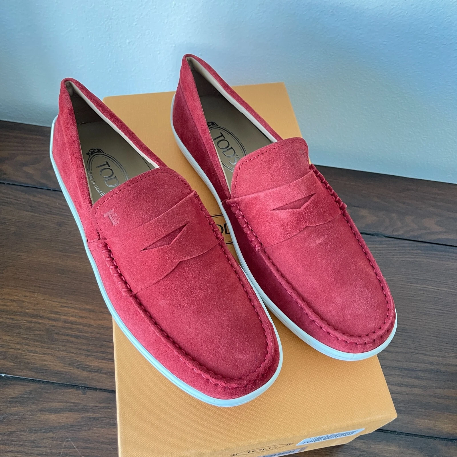 TOD’S Mocassino Guscio Tod's Uomo in pelle scamosciata rossa. XXM15C0CN30RE0R007