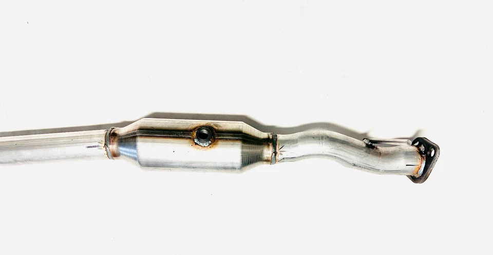 Fits: 2008-2009 Volvo C30 & 2006-2010 C70 2.5L Turbo Flex cat converter Foto 4 de 4