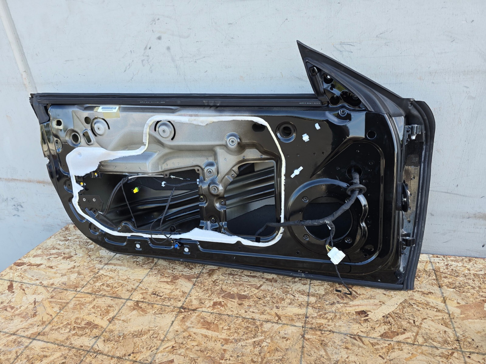 FRONT LEFT DOOR SHELL ASSEMBLY OEM 36k 08-19 MASERATI GRANTURISMO M145