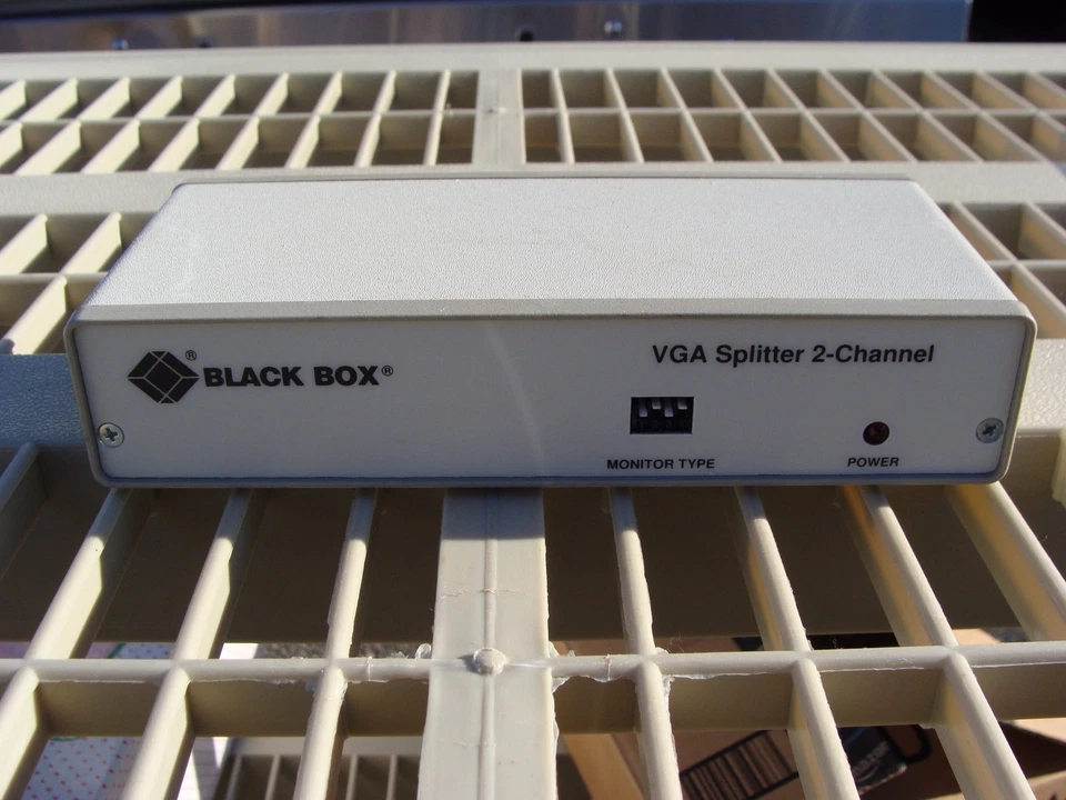 Black Box VGA Splitter 2 Channel AC056A-R2 - Image 2 of 4