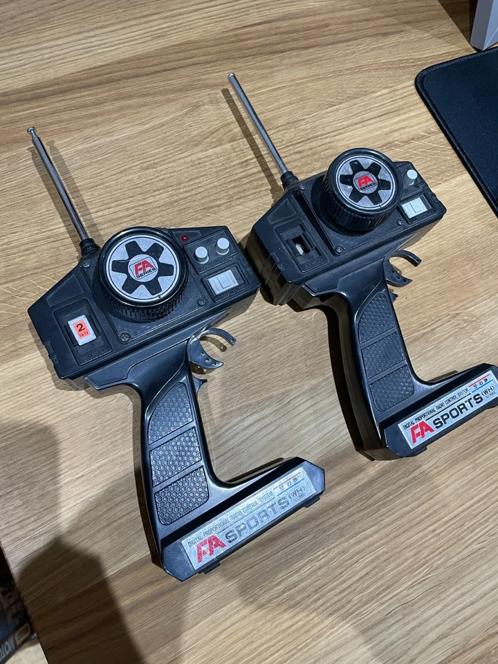 2 x Vintage RC Kyosho 27MHz Radio Control Transmitters 2 Channel 1988 Untested - Image 2 of 4