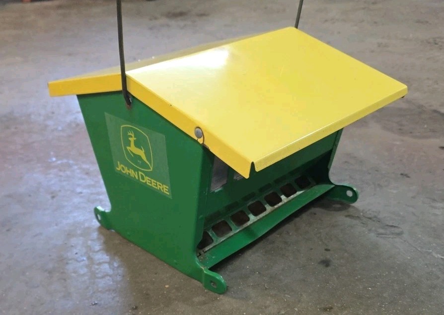 John Deere Deluxe Bird Feeder