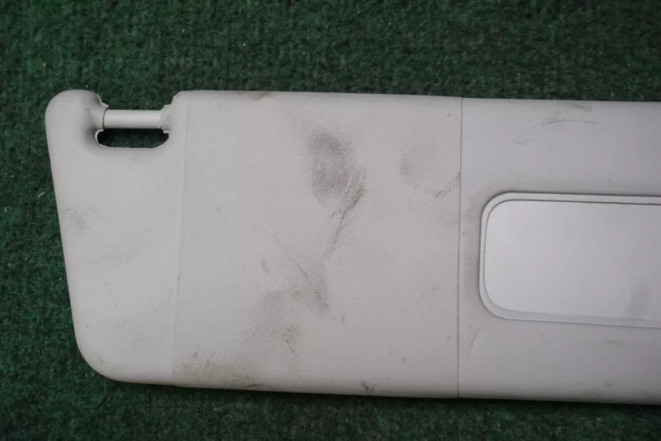 2010 2011 2012 2013 14 15 CHEVROLET CAMARO RIGHT Sun Visor OEM 1 Peice 92236029 - Image 3 of 4