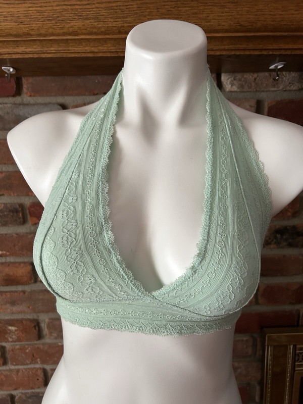 CHARLOTTE RUSSE Sexy Mint Green Lace Halter Bralette Medium Adjustable Chestband